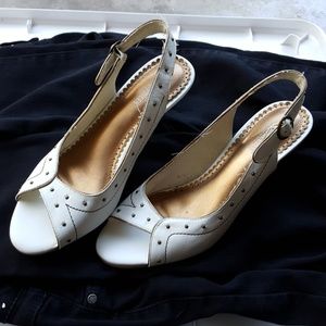 Seychelles white studded peep-toe sling backs sz 7